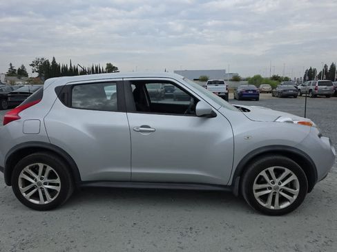 Used 2013 Nissan Juke S FWD image 9