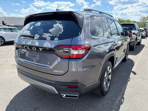 Certified 2026 Honda Pilot Touring image 4