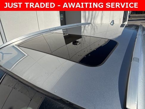 Used 2017 Honda CR-V Touring image 4