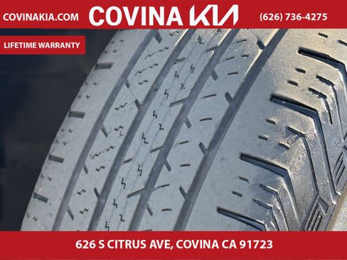 Used 2023 Kia Sorento LX image 27