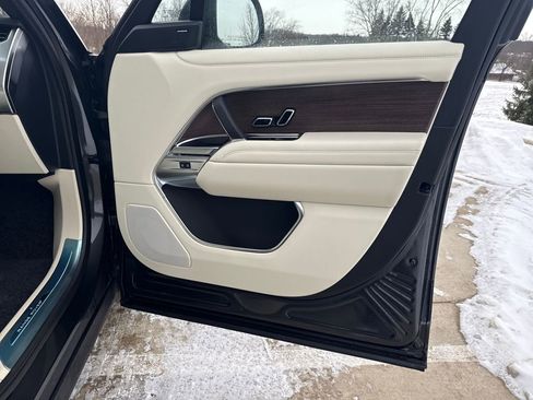 New 2026 Land Rover Range Rover Long Wheelbase SE image 15
