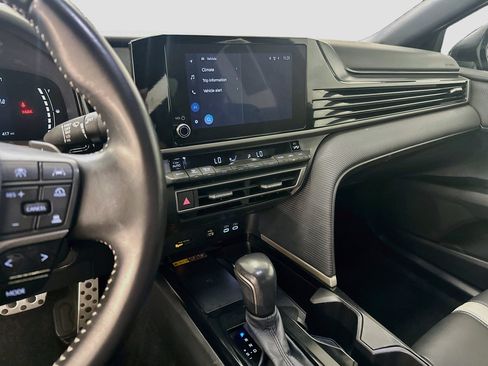 Used 2025 Toyota Camry SE FWD image 26