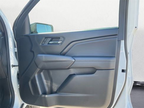 New 2025 Chevrolet Colorado LT w/ LT Convenience Package image 10