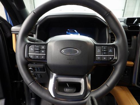 Used 2024 Ford Expedition Platinum image 41