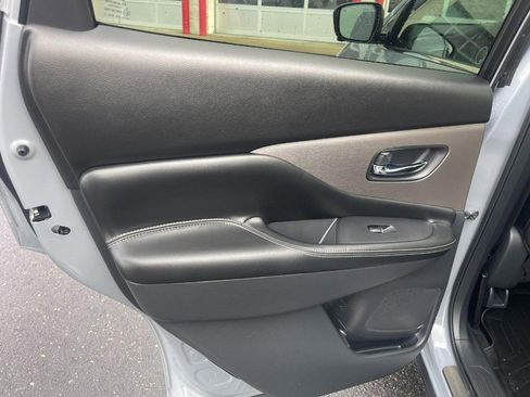 Used 2023 Nissan Murano SL image 17