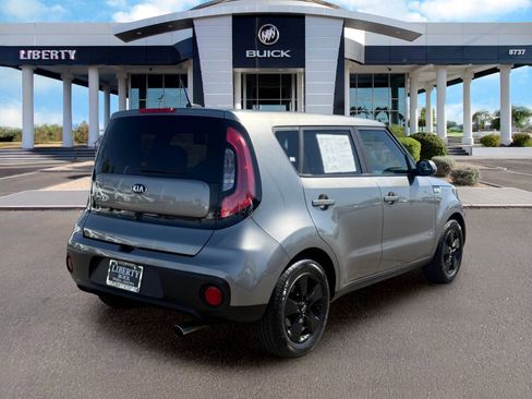 Used 2019 Kia Soul FWD image 3