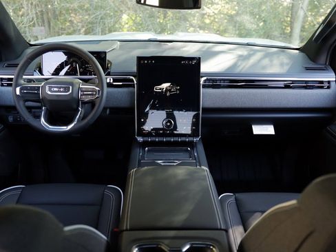 New 2026 GMC Sierra EV Elevation image 22