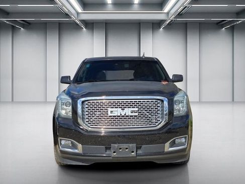 Used 2015 GMC Yukon Denali w/ Touring Package image 2