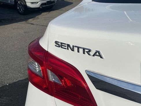 Used 2019 Nissan Sentra SV image 4