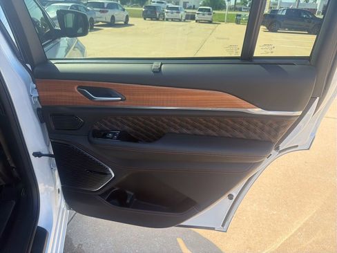 Used 2024 Jeep Grand Cherokee L Summit image 29