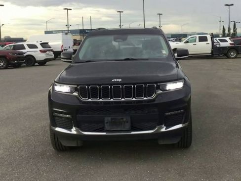 Used 2022 Jeep Grand Cherokee L Limited image 3