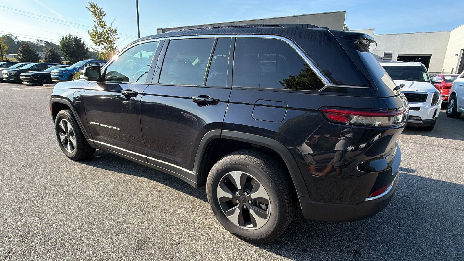 Used 2024 Jeep Grand Cherokee Limited 4xe AWD/4WD image 10