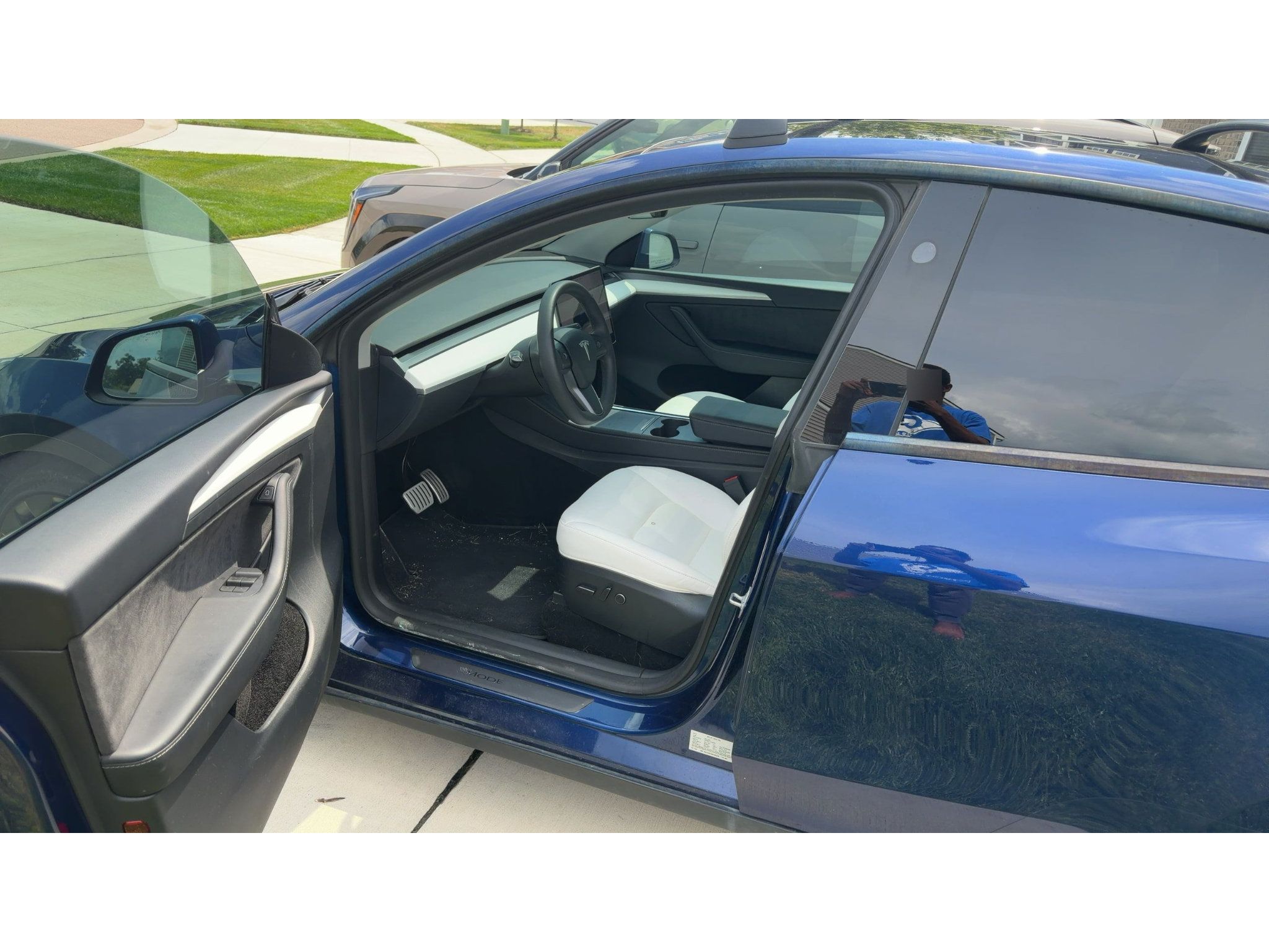 Used 2023 Tesla Model Y Performance AWD/4WD image 5