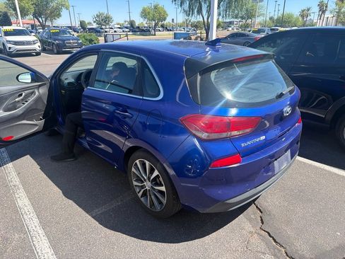 Used 2018 Hyundai Elantra GT w/ Style Package 02 FWD image 10