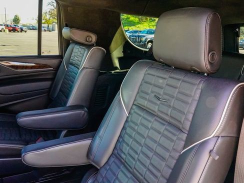 Certified 2024 Cadillac Escalade ESV Sport Platinum image 11