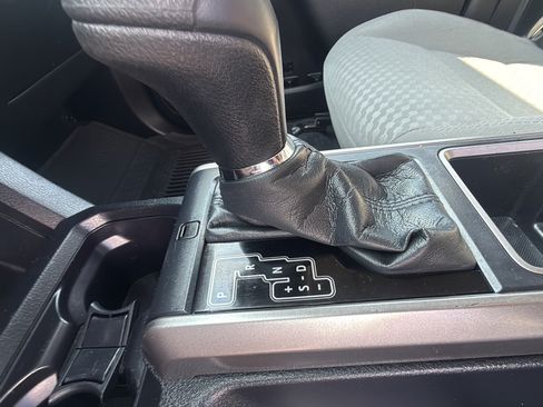 Used 2021 Toyota Tacoma SR5 AWD/4WD image 24