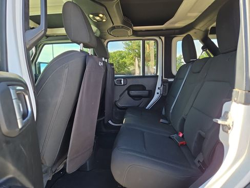 Used 2022 Jeep Wrangler Unlimited Sport AWD/4WD image 13