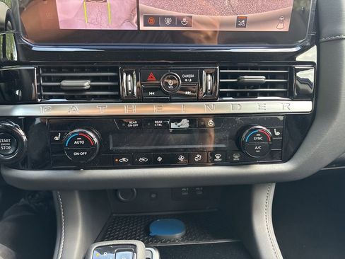 New 2026 Nissan Pathfinder SL image 13