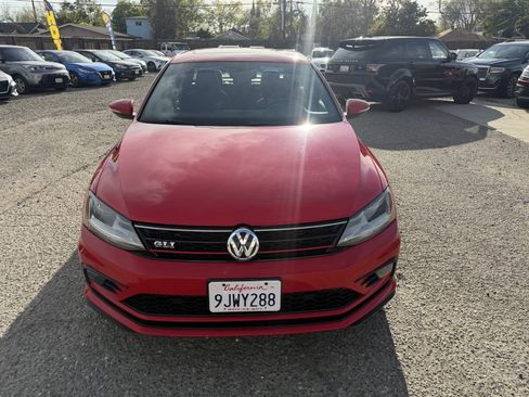 Used 2018 Volkswagen Jetta GLI image 2
