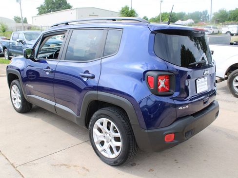 Used 2018 Jeep Renegade Latitude w/ Cold Weather Group AWD/4WD image 6