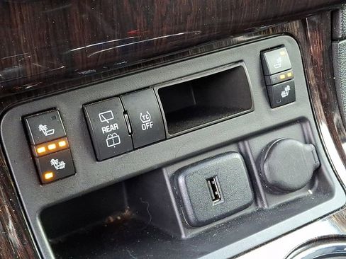 Used 2016 Chevrolet Traverse LT image 23