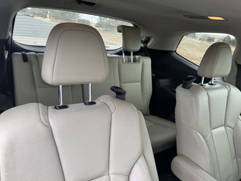 Used 2019 Subaru Ascent Limited image 22