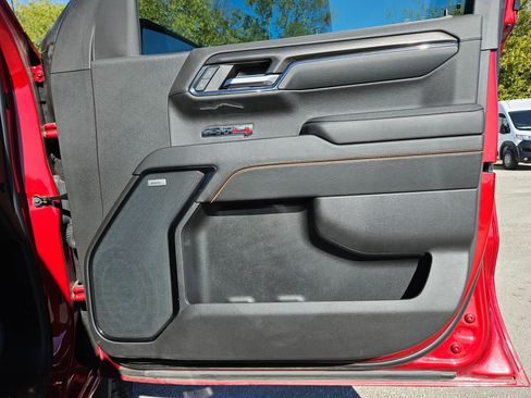 Used 2024 GMC Sierra 1500 AT4 w/ Technology Package image 29