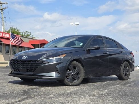 Used 2021 Hyundai Elantra SEL w/ Convenience Package FWD image 2