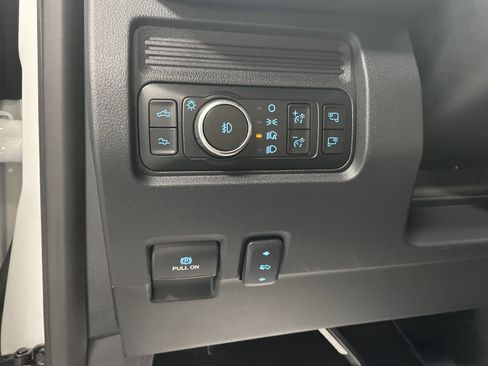 Used 2025 Ford F250 Platinum image 26