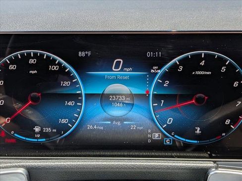 Used 2023 Mercedes-Benz GLB 250 image 11