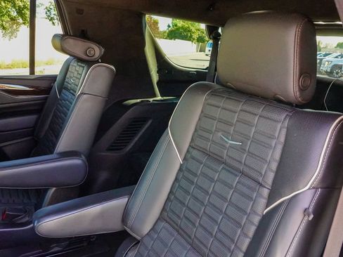Used 2021 Cadillac Escalade Sport Platinum AWD/4WD image 11
