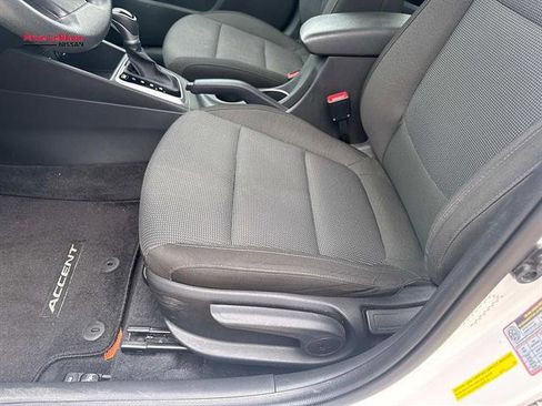 Used 2021 Hyundai Accent SEL w/ Cargo Package FWD image 16