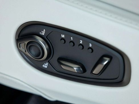 Used 2025 Aston Martin DBX 707 image 20