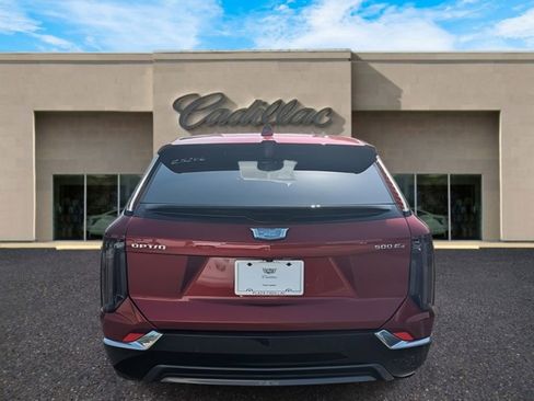 New 2025 Cadillac Optiq Luxury 2 image 5