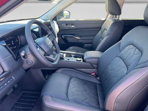 New 2026 Nissan Pathfinder Platinum w/ Cargo Package AWD/4WD image 10