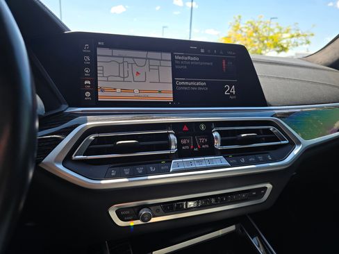 Used 2022 BMW X7 M50i AWD/4WD image 51