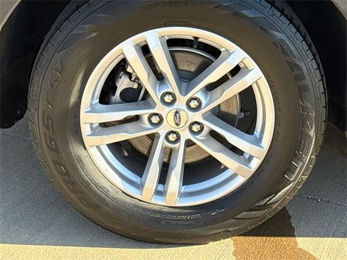 Used 2020 Ford Explorer XLT w/ Equipment Group 202A image 9