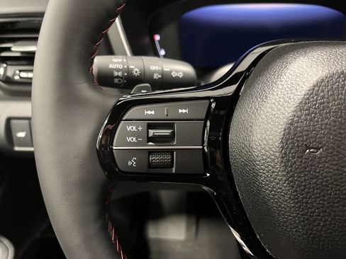 New 2025 Honda Pilot Black Edition image 22