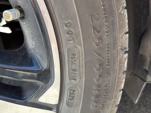 Used 2023 Chevrolet TrailBlazer RS w/ Sun and Liftgate Package FWD image 11