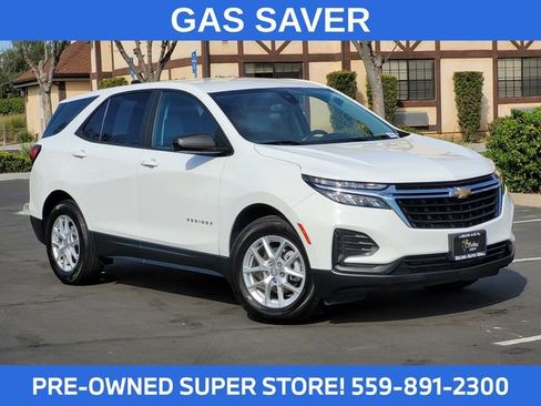 Used 2023 Chevrolet Equinox LS image 2