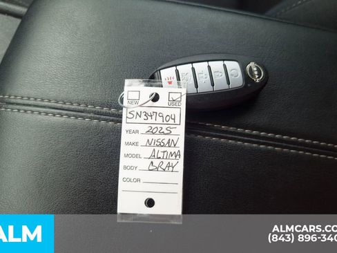 Used 2025 Nissan Altima 2.5 SV FWD image 36