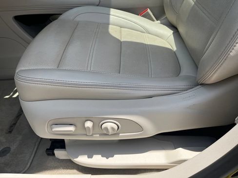 Used 2021 GMC Acadia Denali w/ Denali Technology Package FWD image 27