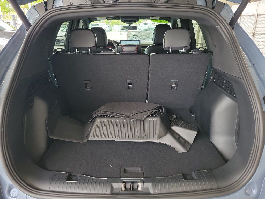 Used 2024 Ford Escape ST-Line w/ Tech Pack #1 FWD image 8