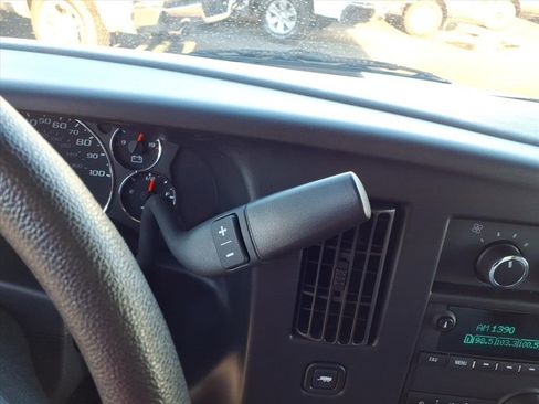 Used 2022 GMC Savana 3500 Extended image 27