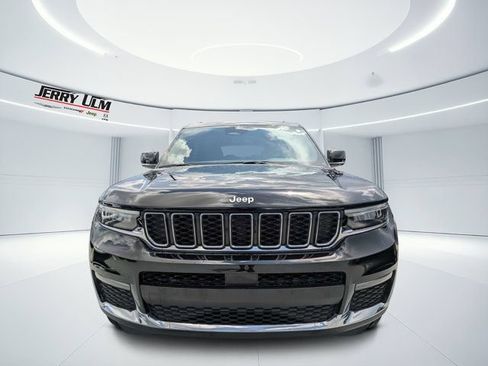 Used 2025 Jeep Grand Cherokee L Limited RWD image 8