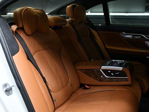 Used 2018 BMW ALPINA B7 xDrive image 42