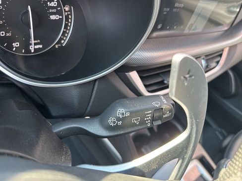 Used 2022 Alfa Romeo Stelvio Veloce image 33