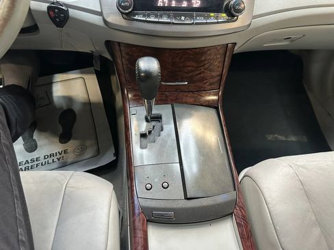 Used 2011 Toyota Avalon FWD image 16