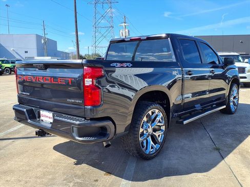 Used 2023 Chevrolet Silverado 1500 Custom image 23