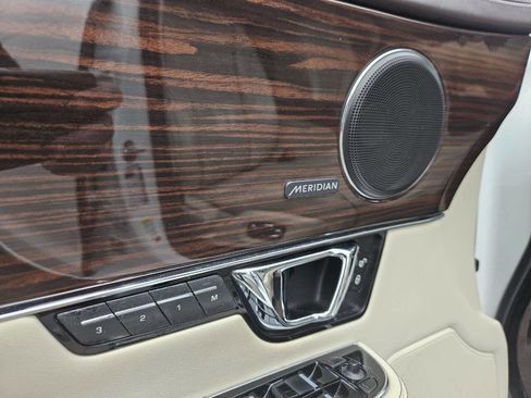 Used 2014 Jaguar XJ L Portfolio image 14